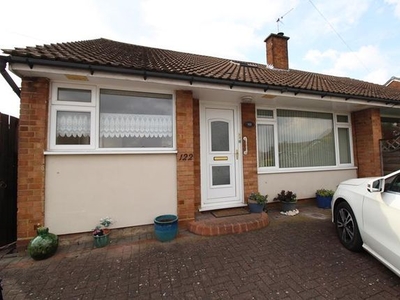 Bungalow to rent in Brookfield Road, Bedford MK41