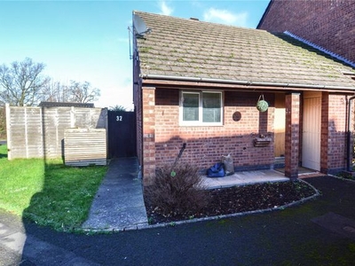 Bungalow to rent in Colford Close, Droitwich, Worcestershire WR9