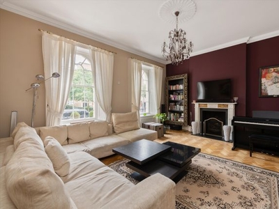 Detached house to rent in Aberdeen Place, London NW8