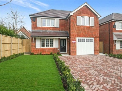 Detached house to rent in Beverley Close, Basingstoke RG22