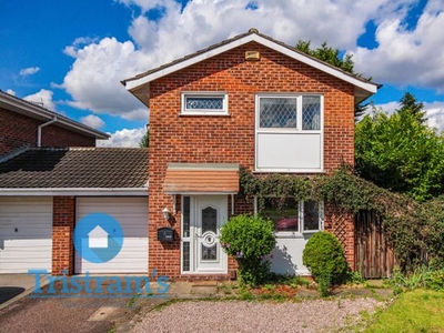 Detached house to rent in Dale Close, West Bridgford, Nottingham NG2