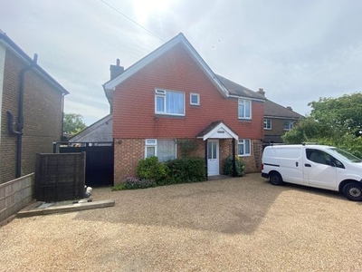 Detached house to rent in Queens Road, Crowborough TN6