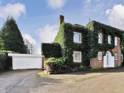 Detached house to rent in St James Road, Edgbaston, Birmingham B15