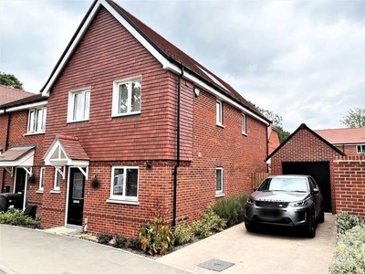 End terrace house to rent in Tovey Green, Guildford GU3