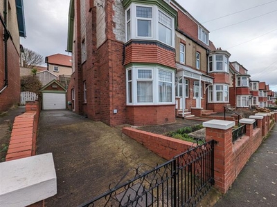 Flat for sale in Devonshire Drive, Scarborough YO12