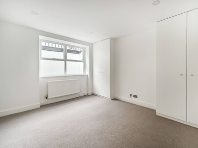 Flat in Sussex Street, Pimlico, SW1V