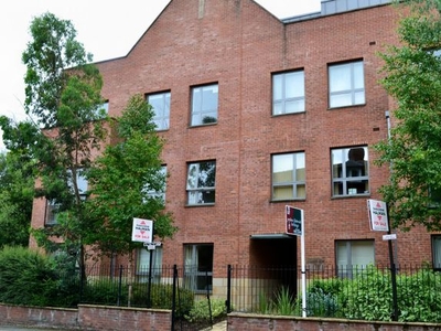 Flat to rent in Bank Place, Green Lane, Wilmslow SK9