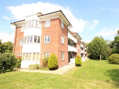 Flat to rent in Deacons Hill Road, Elstree, Borehamwood WD6