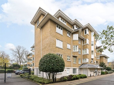 Flat to rent in Earls House, 10 Strand Drive, Richmond TW9