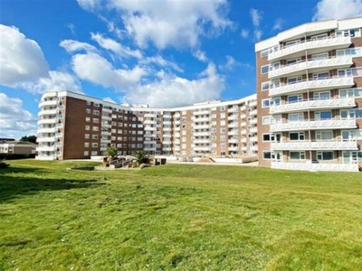 Flat to rent in Elizabeth Court, East Cliff, Bournemouth BH1