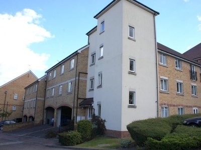 Flat to rent in Knights Place, Noke Drive, Redhill RH1