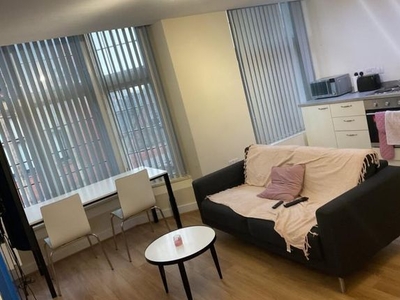 Flat to rent in Millstone Place, Millstone Lane, Leicester LE1