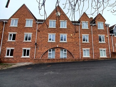 Flat to rent in Monarch Gate, Yew Tree Lane, Solihull B91