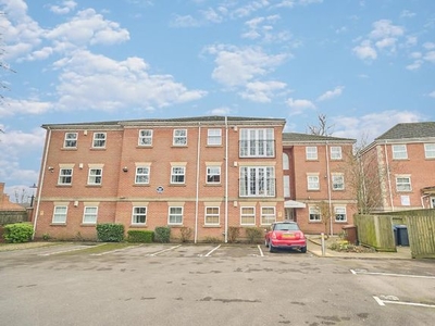 Flat to rent in Queens Park Court, London Road, Hinckley LE10
