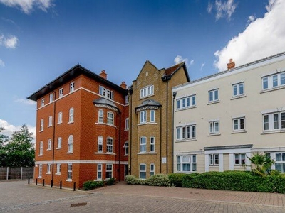 Flat to rent in Rocheforte House, Rochford SS4