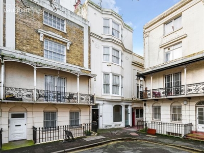 Flat to rent in Russell Square, Brighton, East Sussex BN1