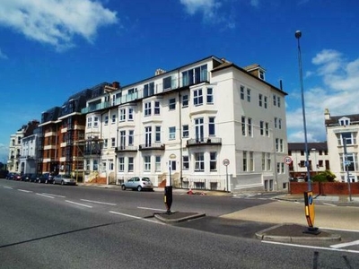 Flat to rent in South Parade, Southsea PO4
