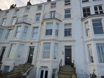Flat to rent in The Crescent, Filey YO14