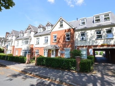 Flat to rent in The Limes, Maybury Road, Woking GU21