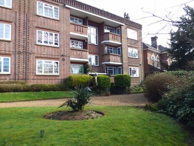Flat to rent in The Mount, Luton LU3