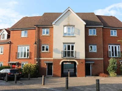 Flat to rent in Wolage Drive, Grove, Wantage OX12