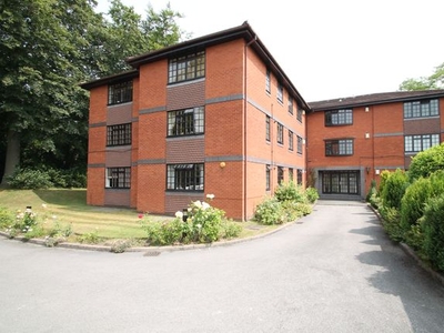 Flat to rent in Woodbourne Court, Woodbourne Road, Sale M33