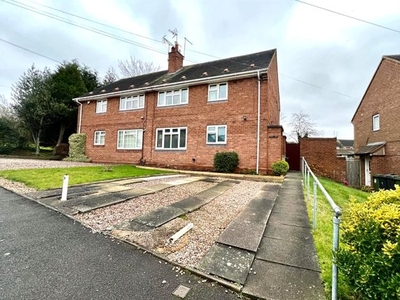 Maisonette to rent in Clee Hill Drive, Castlecroft, Wolverhampton WV3