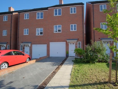 Property to rent in Pine Close, Ware SG12