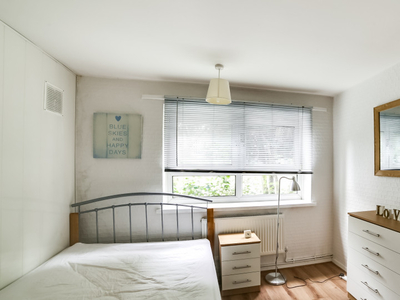 Room for rent in 4-Bedroom Apartment in Shoreditch, London