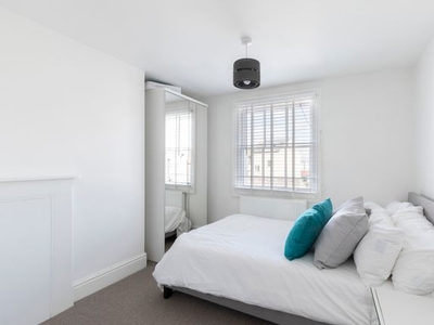 Room to rent in Clarence Street, Cheltenham GL50
