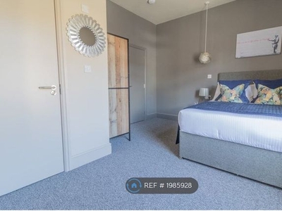 Room to rent in Deepdale Road, Preston PR1