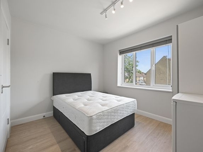 Room to rent in Hagden Lane, Watford WD18