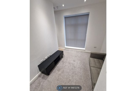 Room to rent in Memorial Road, Worsley, Manchester M28