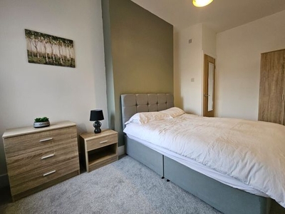 Room to rent in Room 4, 53 Bentley Road, Doncaster DN5
