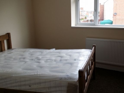 Room to rent in Wilson Street, Castleford WF10