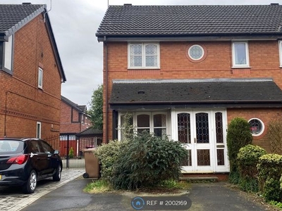 Semi-detached house to rent in Townsend Road, Swinton, Manchester M27