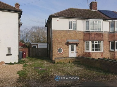 Semi-detached house to rent in Valentine Crescent, Caversham, Reading RG4