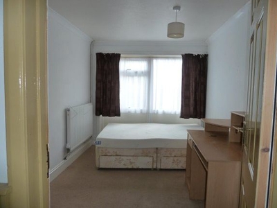 Shared accommodation to rent in Bawden Close, Canterbury, Kent CT2