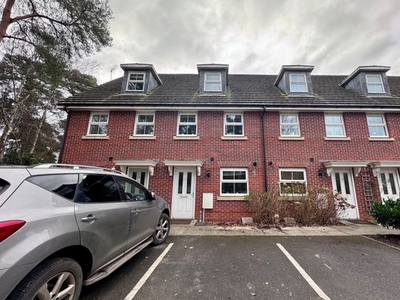 Terraced house to rent in Haskins Drive, Farnborough GU14
