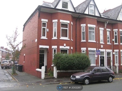 Terraced house to rent in Platt Lane, Manchester M14