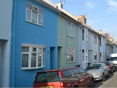 Terraced house to rent in Southampton Street, Brighton BN2