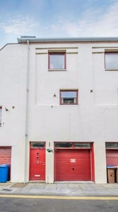 Town house for sale in Rose Street, Burntisland KY3