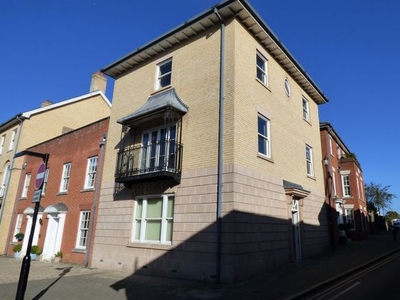 Town house to rent in Bridewell Lane, Bury St. Edmunds IP33