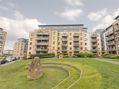 1 bed third floor flat for sale in Easter Road