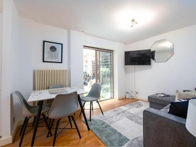 1 Bedroom Flat For Rent In Piccadilly Circus, London