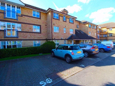 1 bedroom flat for sale in GREAT INVESTMENT on Earls Meade, Luton, LU2