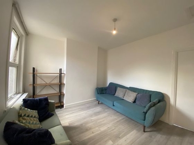 1 bedroom flat to rent London, E17 6HR