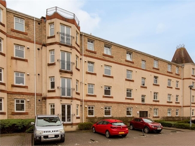 2 bed ground floor flat for sale in Shandon