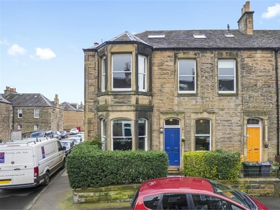 2 bed lower flat for sale in Leith Links