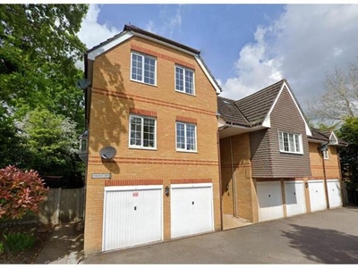 2 Bedroom Apartment For Sale In Bracknell